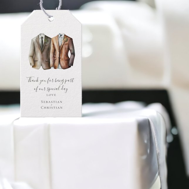 Zwei Gay Wedding in Anzügen Personalisiert Geschenkanhänger (Two Grooms in Suits Personalized Gay Wedding Gift Tags from Ricaso)