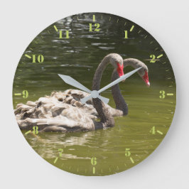 Zwei graue Schwäne auf dem See Große Wanduhr