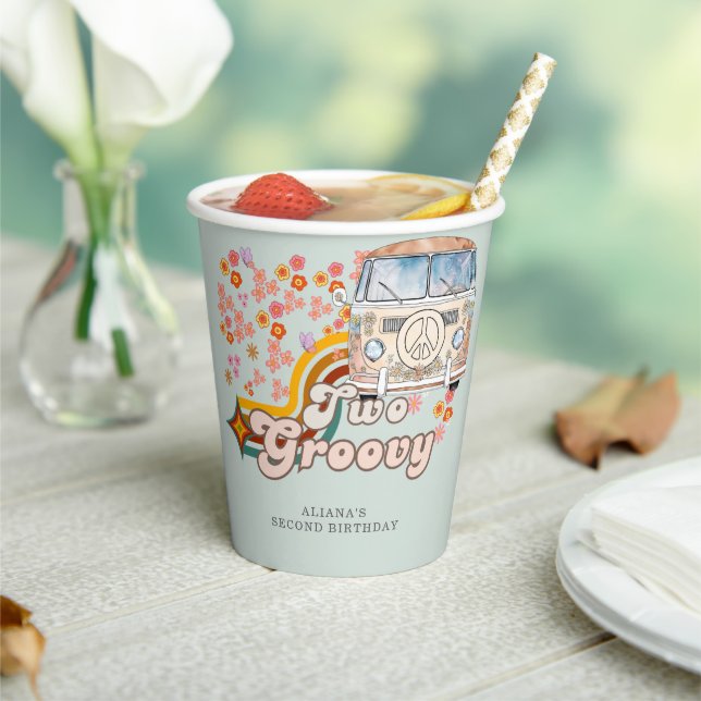 Zwei Groovy Daisy Hippie Van Second Geburtstag Pappbecher (In Situ)