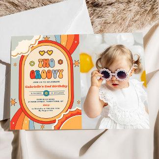 Zwei Groovy Retro Rainbow 2. Geburtstag Party Foto Einladung