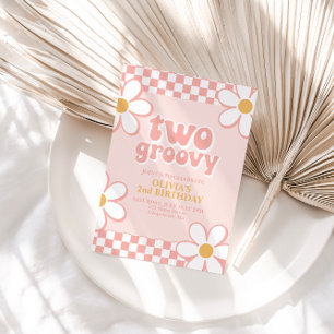 Zwei Groovy Retro Scheck rosa Gänseblümchen Einladung