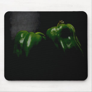 Zwei grüne Paprikaschoten Mousepad