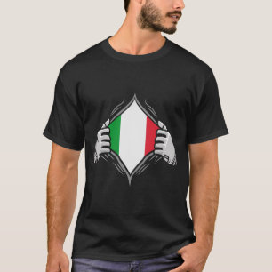 Zwei Hände Ripping offenbare Flagge Italiens T-Shirt