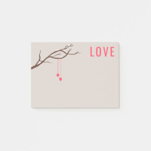 Zwei Herzen im Liebeentwurf eines Baumvalentines Post-it Klebezettel