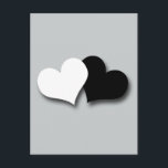 Zwei Herzen Postkarte<br><div class="desc">Weiße und schwarze Herzen für einen Besondere Anlass</div>