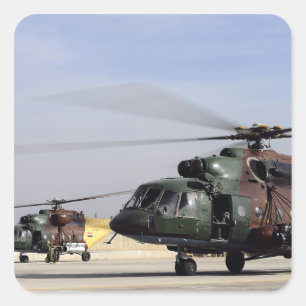 Zwei irakische angesagte Hubschrauber Mi-17 Quadratischer Aufkleber