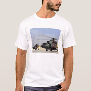 Zwei irakische angesagte Hubschrauber Mi-17 T-Shirt