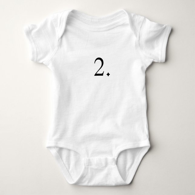 Zwei Jahre alter Baby Bodysuit Strampler (Vorderseite)