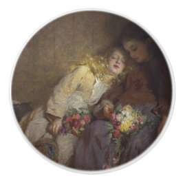 Zwei junge Mädchen kehren Zuhause zurück Keramikknauf