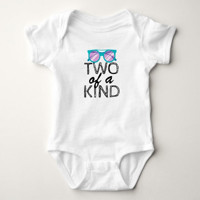 Zwei kleine Babys wachsen, lustige Babys wachsen Baby Strampler (Vorderseite)