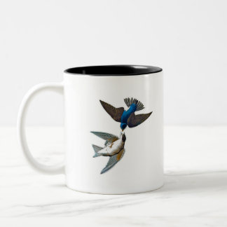 Zwei kleine Vögel fliegen frei am Himmel. VINTAG c Zweifarbige Tasse