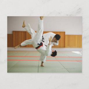 Zwei Männer im Judo-Match 3 Postkarte