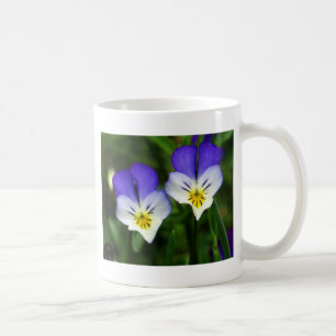 Zwei niedliche Blauvioletten Kaffeetasse
