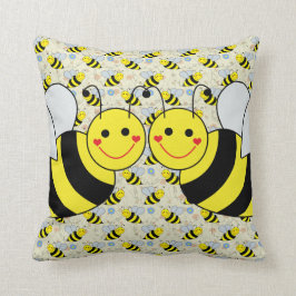 Zwei niedliche Hummel-Bienen Kissen