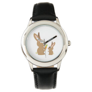 Zwei Niedliche Kaninchen, die eine Möhre teilen Armbanduhr