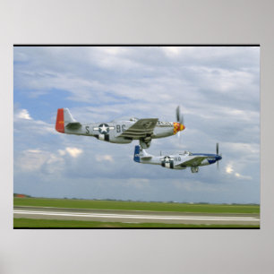 Zwei P51-Mustangs fliegen nach._WWII-Flugzeug Poster