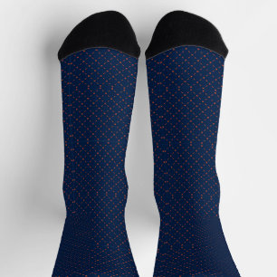 Zwei Paar marineblaue Socken mit rotem Diamantmust