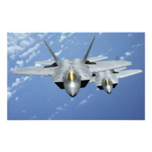 Zwei Raubvögel F-22 fliegen über den Pazifischen Fotodruck