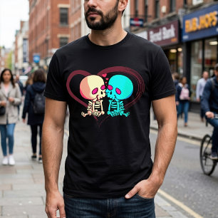 Zwei romantische Skelette küssen mit rosa Herz T-Shirt