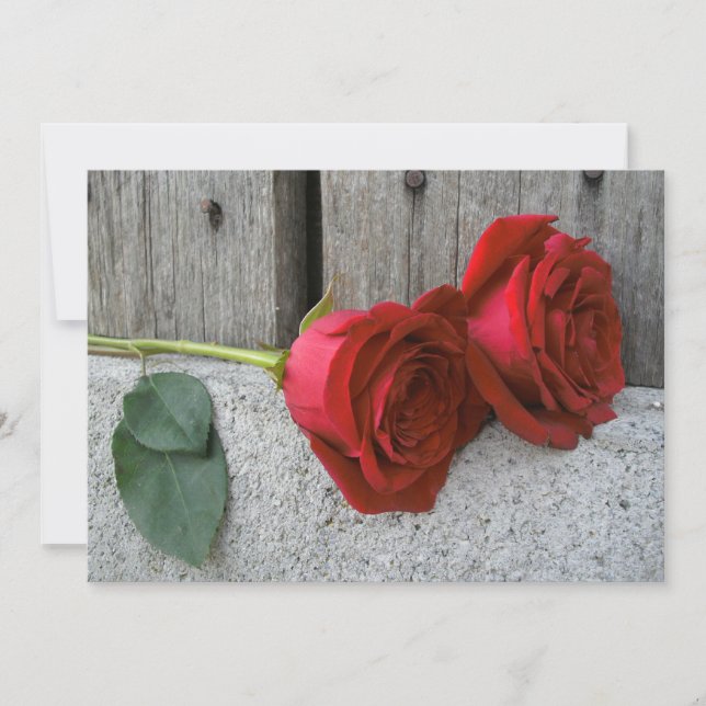 Zwei Rote Rosen und Einladung zum Hochzeitsfeiern (Vorderseite)