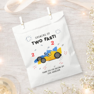 Zwei schnelle 2. Geburtstagskinder Rennwagen Name Geschenktütchen