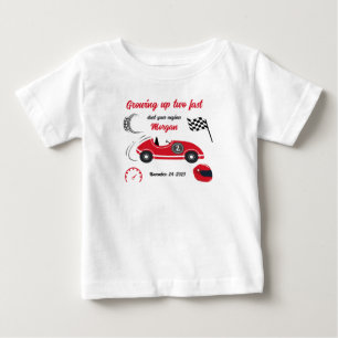 Zwei schnelle festliche Red Race Car zum Geburtsta Baby T-shirt
