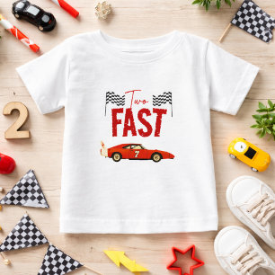Zwei schnelle Rennwagen-Junge 2. Geburtstagsfeier Baby T-shirt