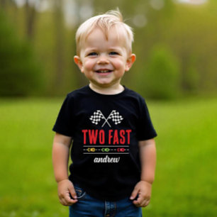 Zwei schnelle schwarze Rennwagen  Baby T-shirt