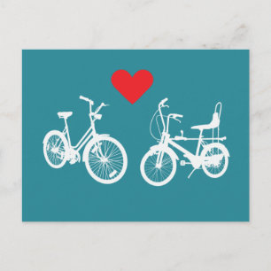 Zwei schöne Vintage Fahrräder finden Liebe Postkarte