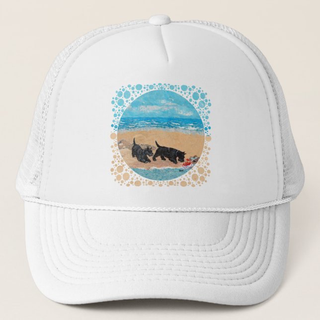 Zwei Schotten am Strand Truckerkappe (Vorderseite)