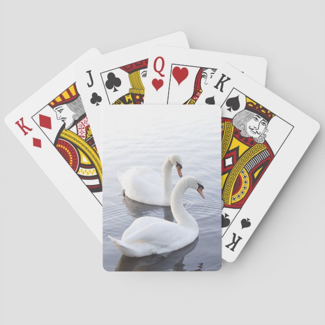 Zwei Schwäne schwimmen am ruhigen See Spielkarten (Rückseite)