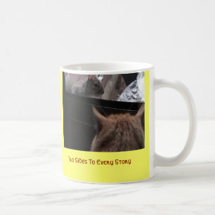 Zwei Seiten zu jeder Geschichte Kaffeetasse