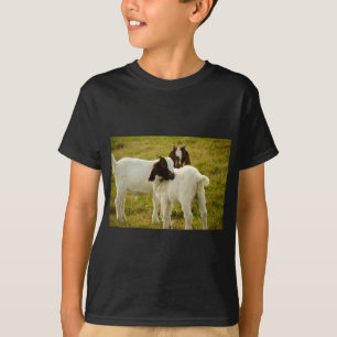 Zwei süße Boer-Ziegen auf dem Feld landwirtschaftl T-Shirt