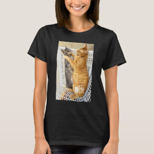 Zwei süße Katzen kuscheln süße kleine Katze Katze T-Shirt