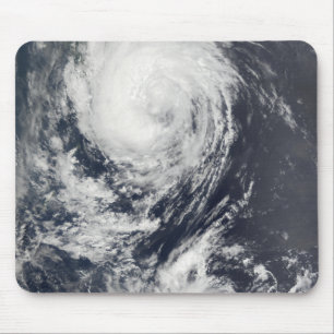 Zwei Taifunsysteme, die dem Fernen Osten sich Mousepad
