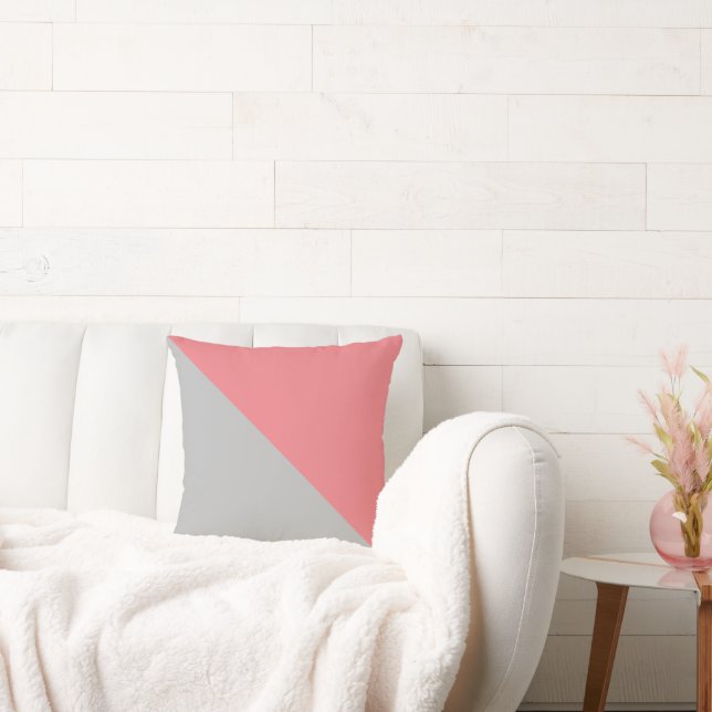 Zwei Tone Diagonal Dusty Pink und Grau Kissen (Liege)
