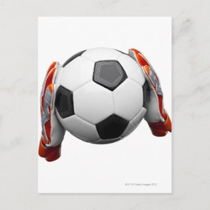 Zwei Tore halten Handschuhe mit einem Fußball Postkarte