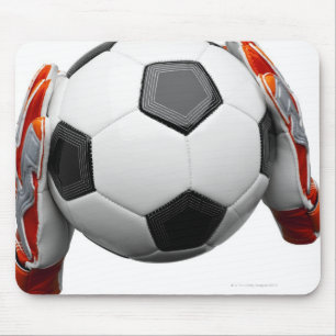 Zwei Tore-Handschuhe, die einen Fußball halten Mousepad