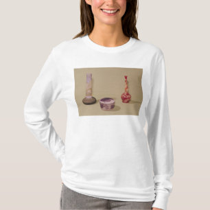 Zwei Vasen und ein bonbonniere, 19.-2. Jahrhundert T-Shirt