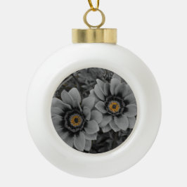 Zwei vom gleichen Schlag Keramik Kugel-Ornament