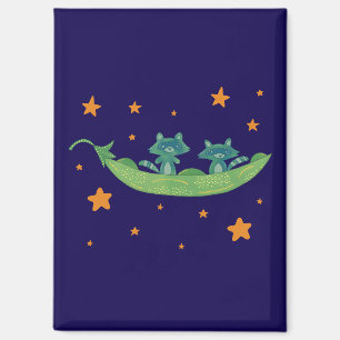 Zwei Waschbären in einer Erbsenschote   Whimsical  Magnet