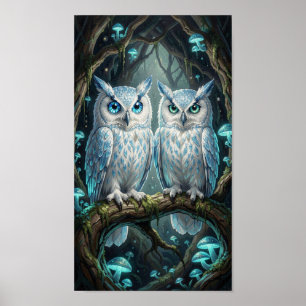 Zwei weise, alte weiße Blaueulen Poster