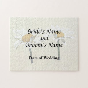 Zwei weiße Hochzeitsprodukte