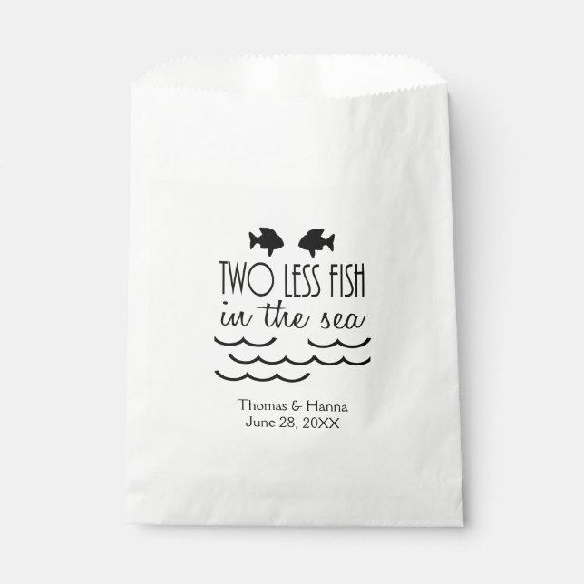 Zwei weniger Fische im Meer Hochzeit Geschenktütchen (Vorderseite)