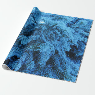 Zweige mit Schnee- und Frostkristallen bedeckt Geschenkpapier