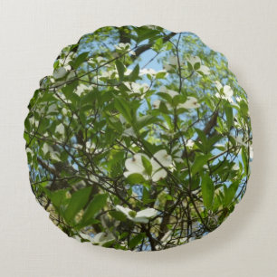 Zweige von Dogwood-Blüten Frühlingsbäume Rundes Kissen