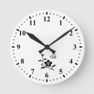 Zweigkirsche mit mittelgetönter Kirsche und fliege Runde Wanduhr