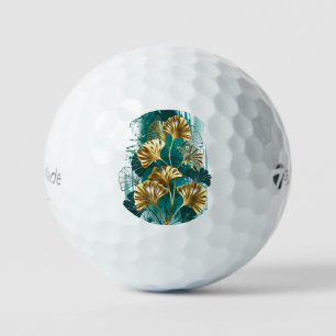 Zweigstelle mit goldenen Blätter Ginko Biloba Golfball