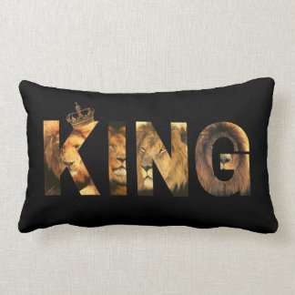 Zweiseitiges "KING Lion Lettering"-Design auf Schw Lendenkissen