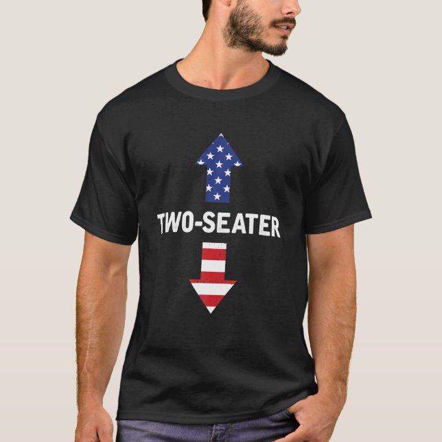 Zweisitzer Arrow 4th July American Flag Funny T-Shirt (Vorderseite)